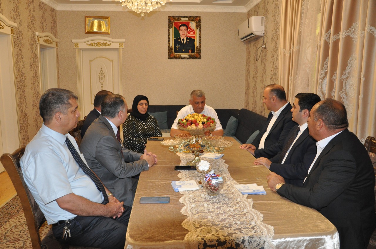 Silahlı Qüvvələr Günü ərəfəsində şəhid ailələri ziyarət olunub - FOTOLAR