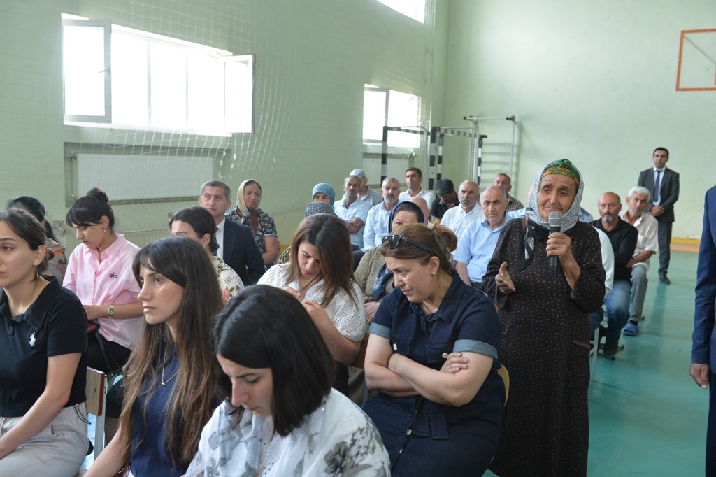 Taleh Qaraşov sakinlərin problemlərini dinlədi - FOTOLAR