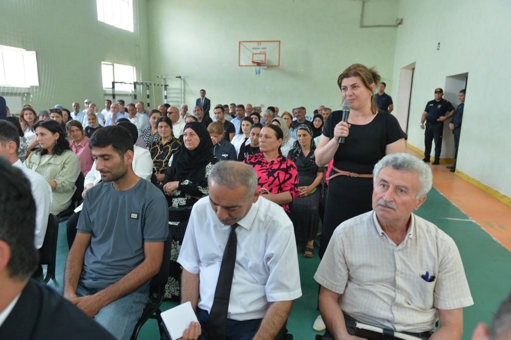 Taleh Qaraşov sakinlərin problemlərini dinlədi - FOTOLAR