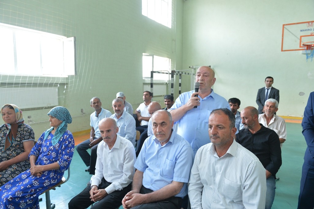 Taleh Qaraşov sakinlərin problemlərini dinlədi - FOTOLAR