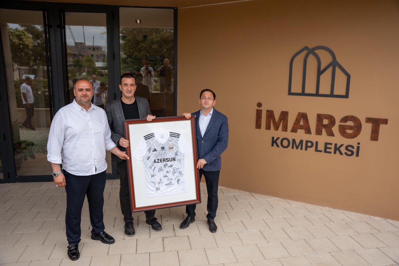 Qurban Qurbanov və futbolçuları "İmarət"də - VİDEO (FOTOLAR)