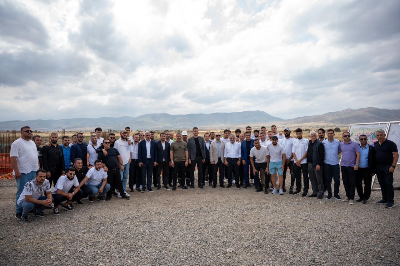 Qurban Qurbanov və futbolçuları "İmarət"də - VİDEO (FOTOLAR)