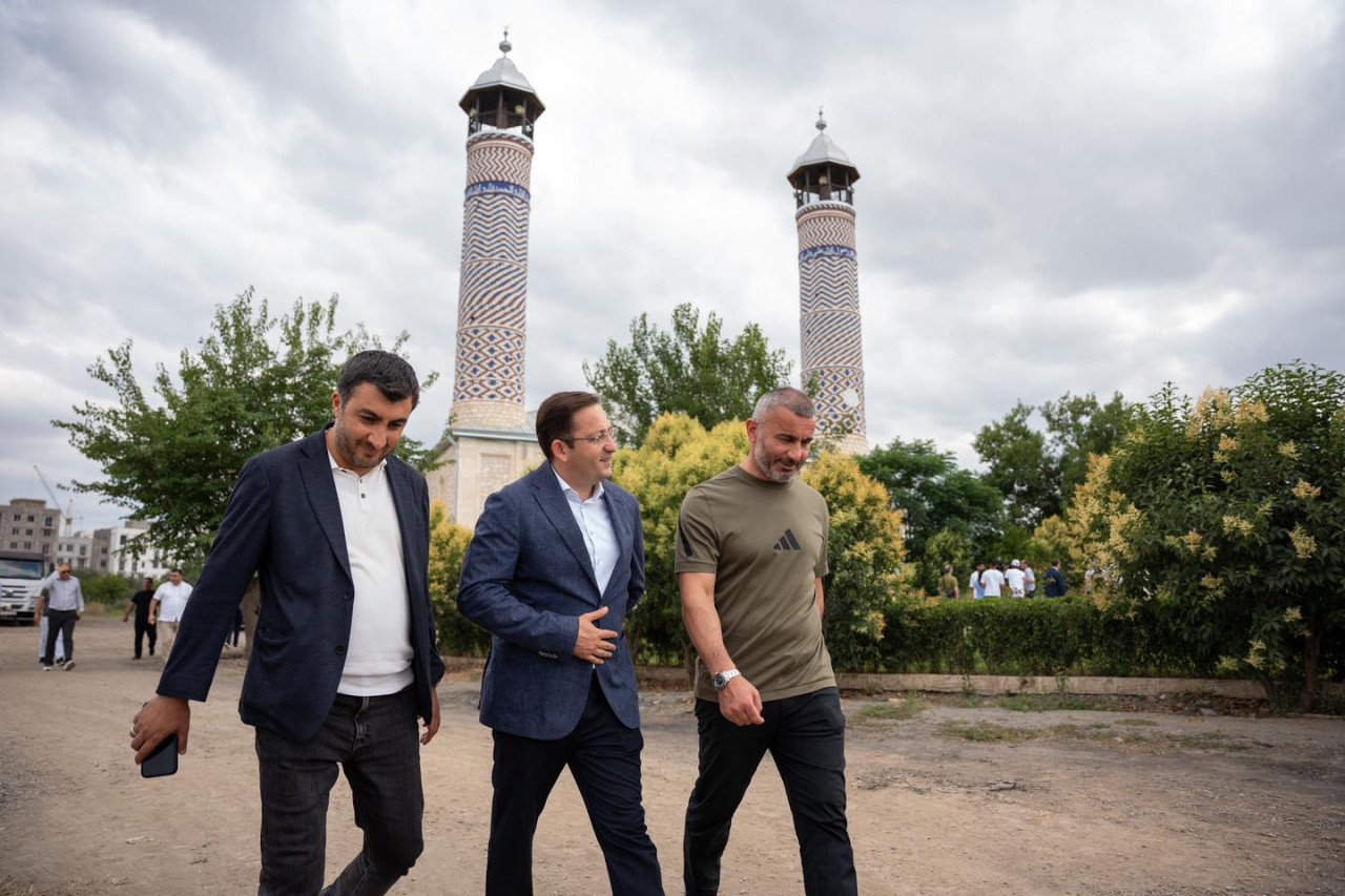 Qurban Qurbanov və futbolçuları "İmarət"də - VİDEO (FOTOLAR)