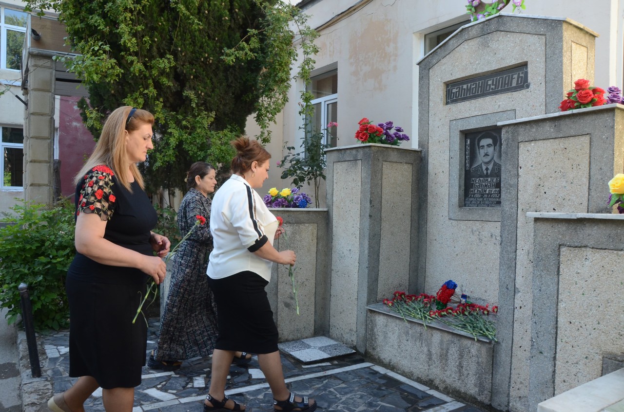 14 şəhidimizin abidə və abidə kompleksləri ziyarət olundu - FOTOLAR