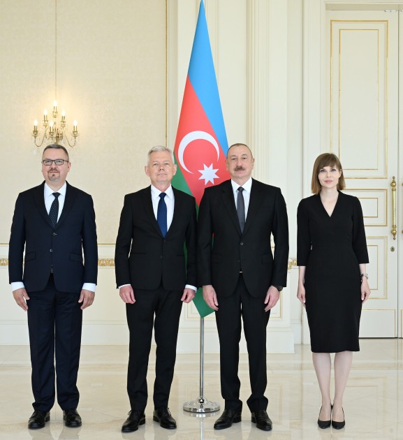 Prezident Polşanın yeni səfirinin etimadnaməsini qəbul edib - FOTOLAR