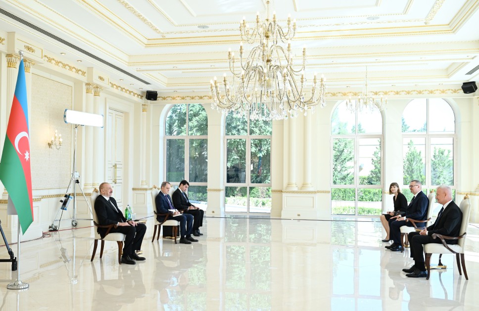 Prezident Polşanın yeni səfirinin etimadnaməsini qəbul edib - FOTOLAR