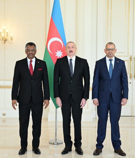 Prezident Sudanın yeni səfirinin etimadnaməsini qəbul etdi - FOTOLAR