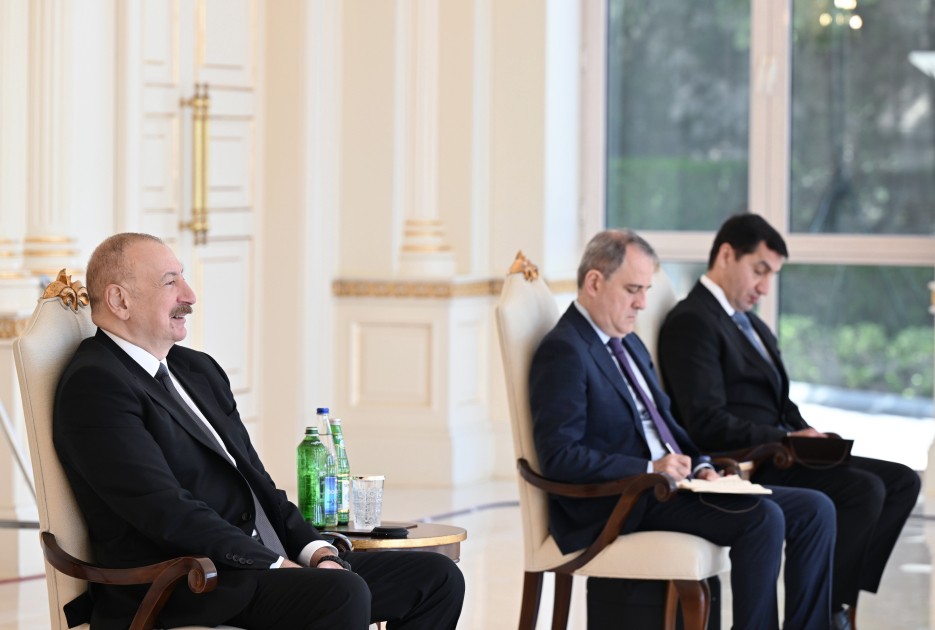 Prezident Sudanın yeni səfirinin etimadnaməsini qəbul etdi - FOTOLAR