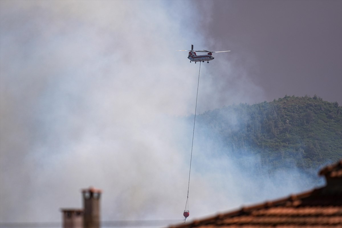 İzmir sakinləri təxliyə edilir - FOTOLAR
