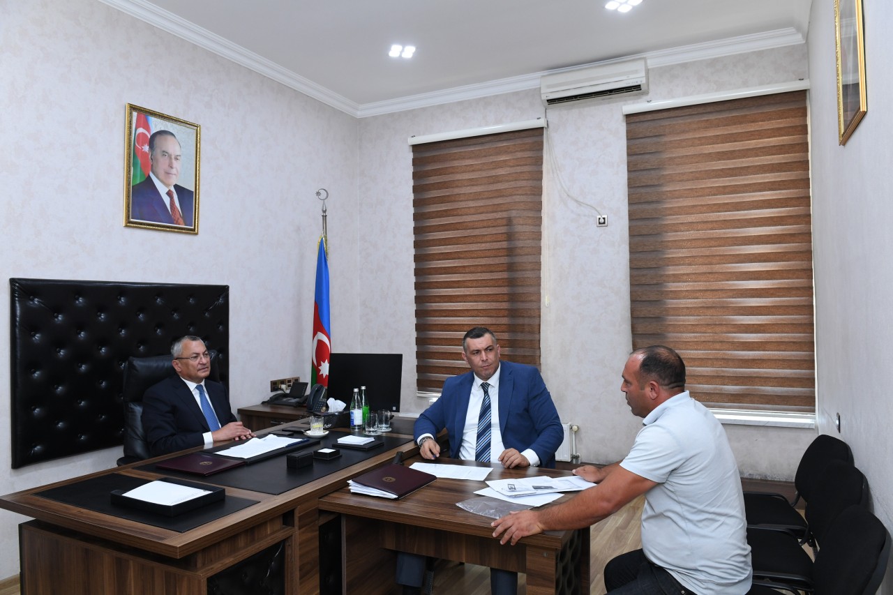 Rövşən Rzayev vətəndaşların növbəti qəbulunu keçirib - FOTOLAR