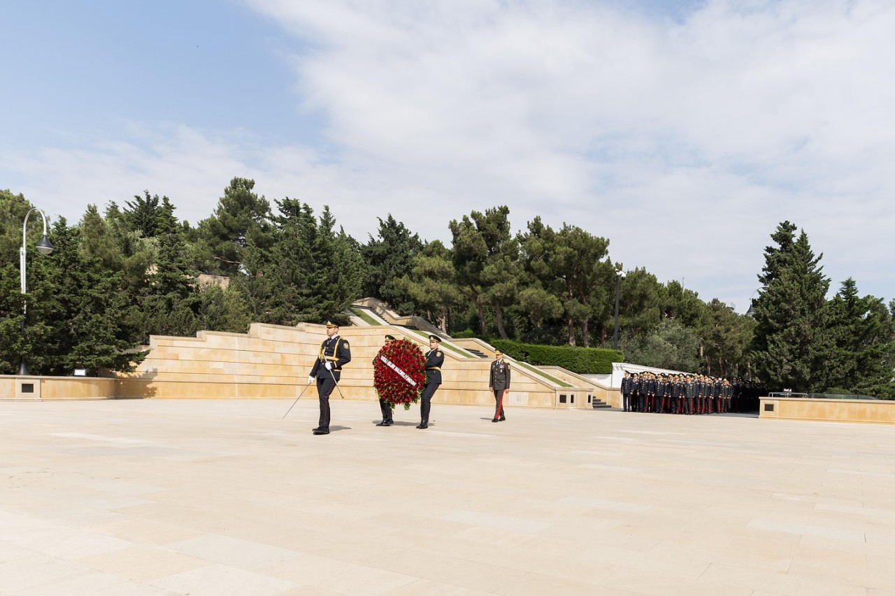 DİN rəhbərliyi Heydər Əliyevin məzarını ziyarət etdi - VİDEO+FOTOLAR