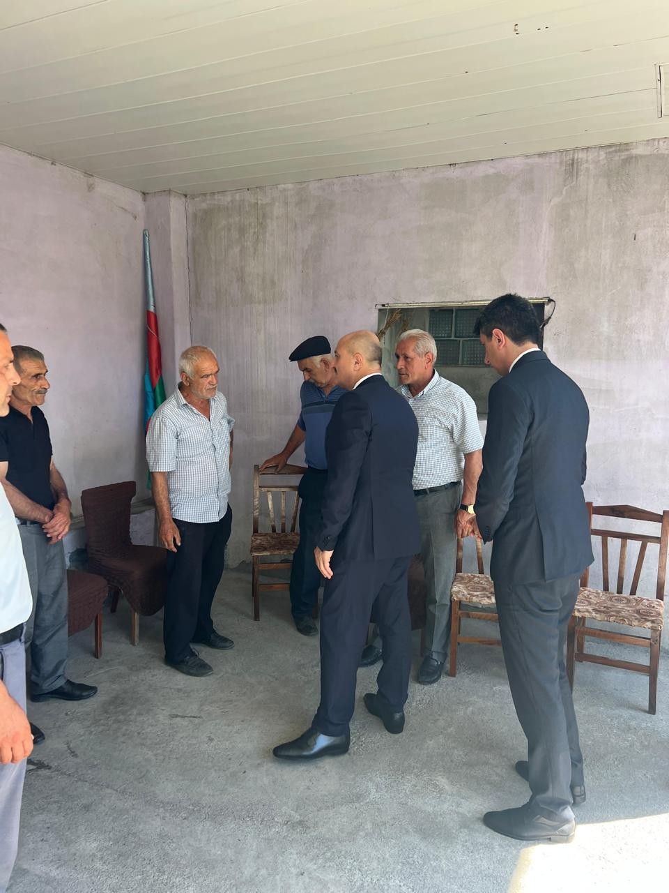 Asif Əsgərov gizirin yas mərasimində iştirak edib, vətəndaşlarla görüşdü (FOTOLAR)