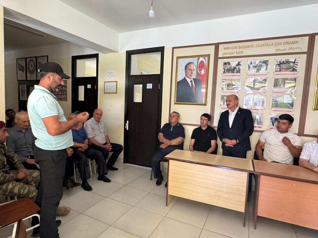 Asif Əsgərov gizirin yas mərasimində iştirak edib, vətəndaşlarla görüşdü (FOTOLAR)