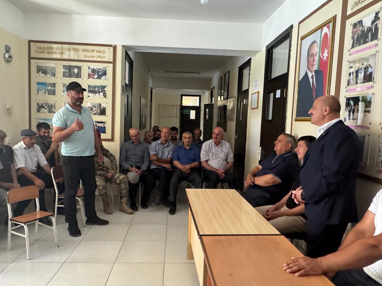 Asif Əsgərov gizirin yas mərasimində iştirak edib, vətəndaşlarla görüşdü (FOTOLAR)