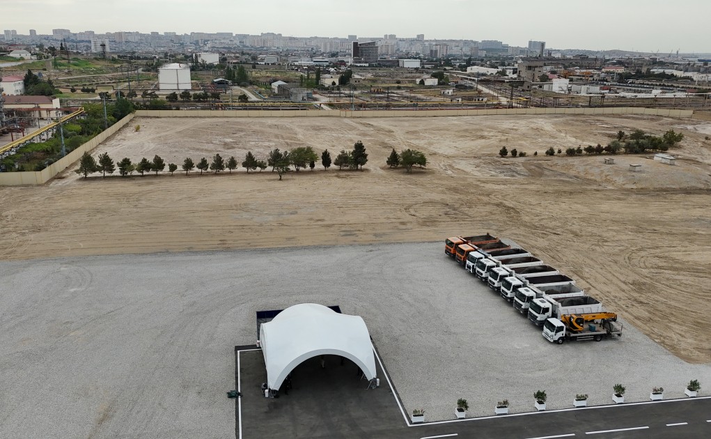 Bakıda “Özbəkistan” parkının təməli qoyuldu - FOTOLAR