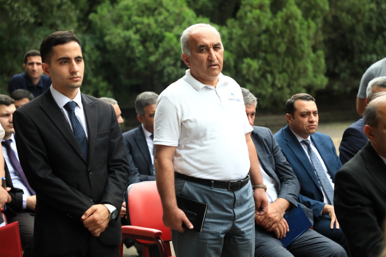 Niyazi Bayramov sakinlərlə növbəti dəfə səyyar görüş keçirdi - FOTOLAR