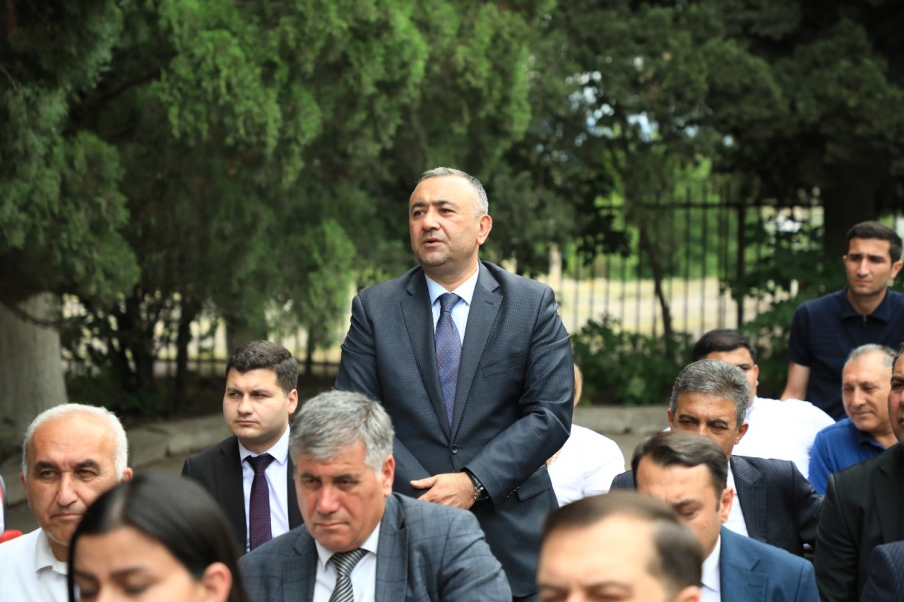 Niyazi Bayramov sakinlərlə növbəti dəfə səyyar görüş keçirdi - FOTOLAR