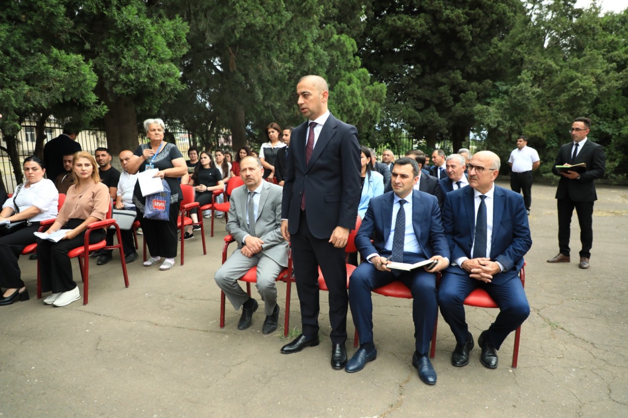 Niyazi Bayramov sakinlərlə növbəti dəfə səyyar görüş keçirdi - FOTOLAR