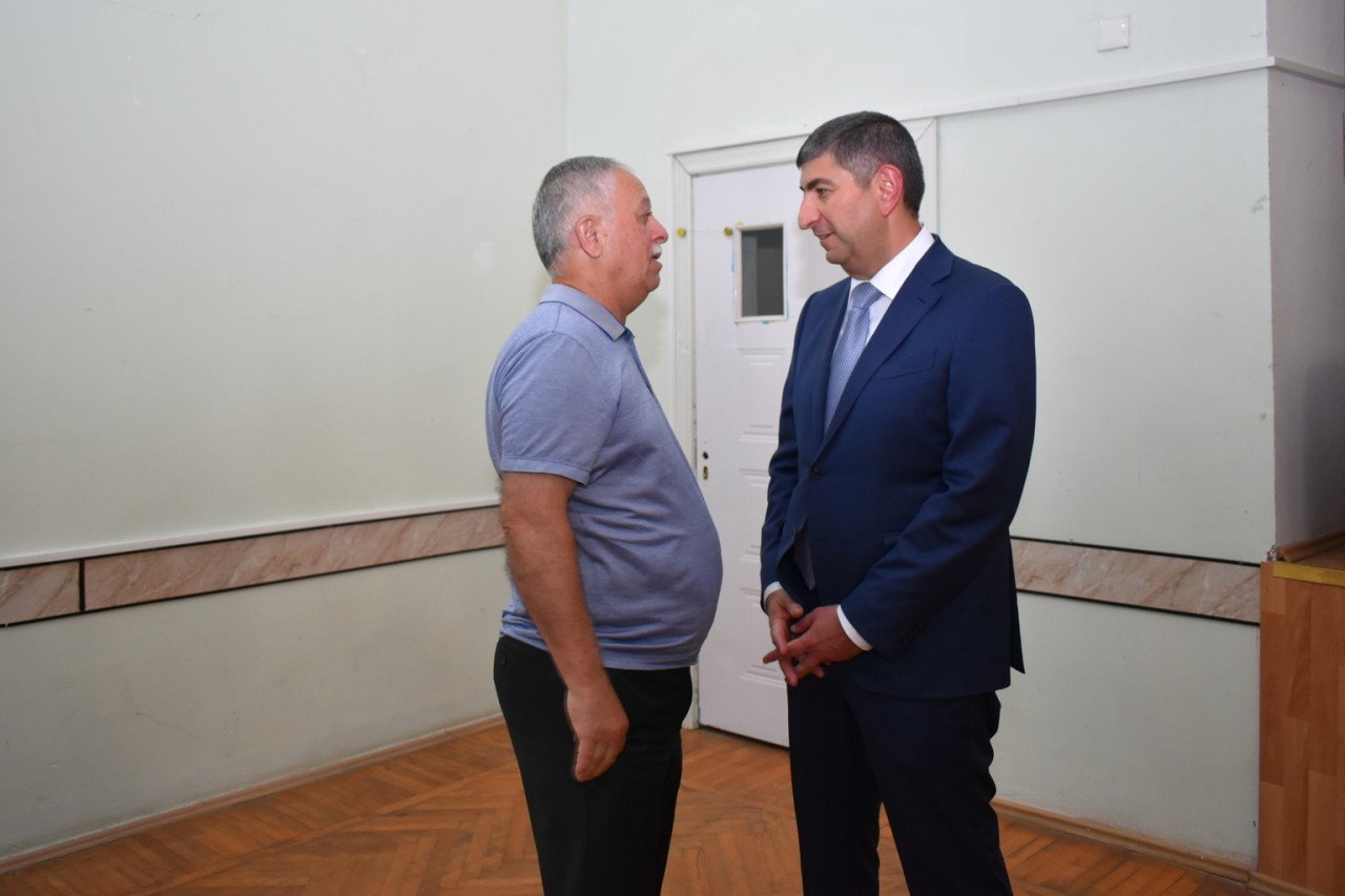 Yasamalın icra başçısı sakinlərlə görüşdü - FOTOLAR