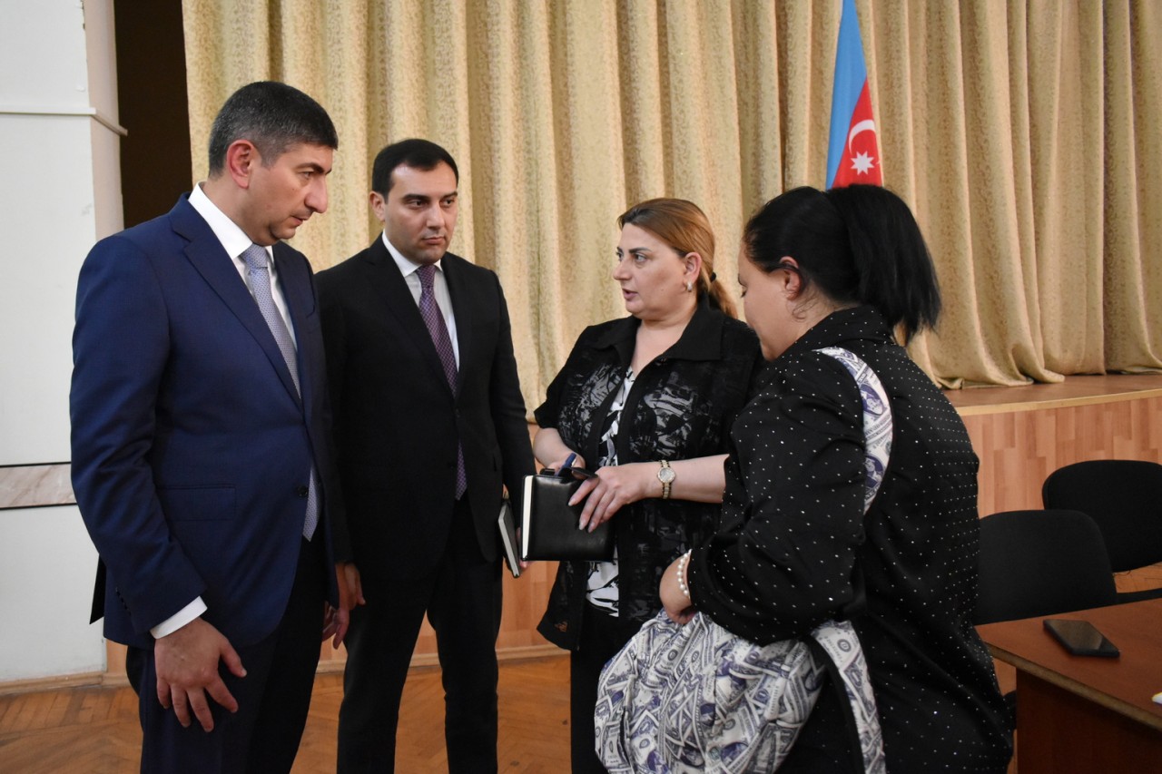 Yasamalın icra başçısı sakinlərlə görüşdü - FOTOLAR