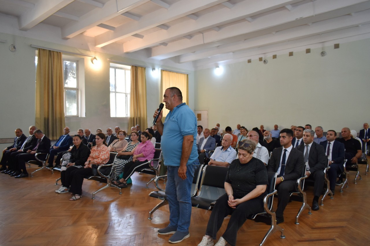 Yasamalın icra başçısı sakinlərlə görüşdü - FOTOLAR