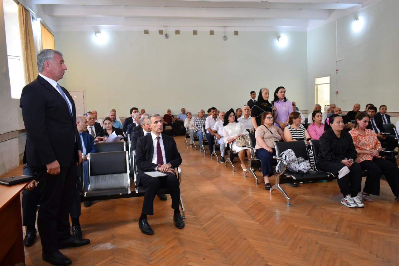 Yasamalın icra başçısı sakinlərlə görüşdü - FOTOLAR