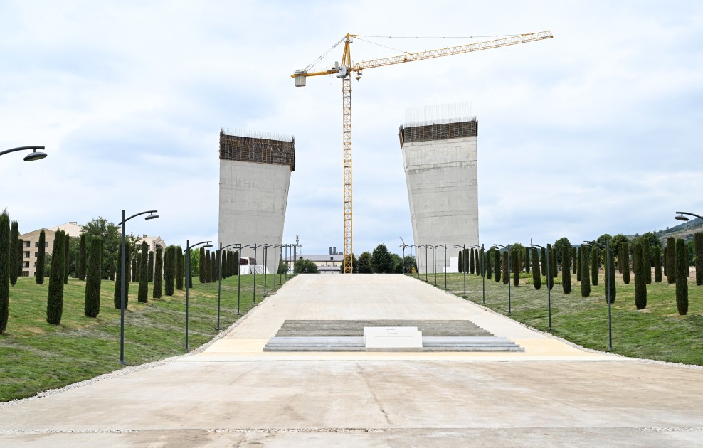 İlham Əliyev Xankəndidəki Zəfər parkında - FOTOLAR