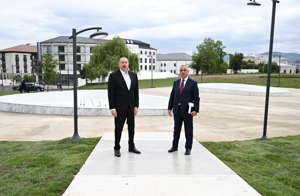 İlham Əliyev Xankəndidəki Zəfər parkında - FOTOLAR