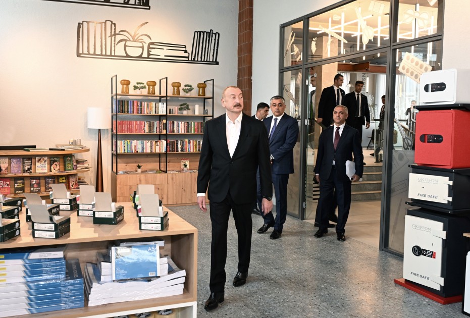 İlham Əliyev “Xankəndi” Biznes Mərkəzinin açılışını etdi - FOTOLAR