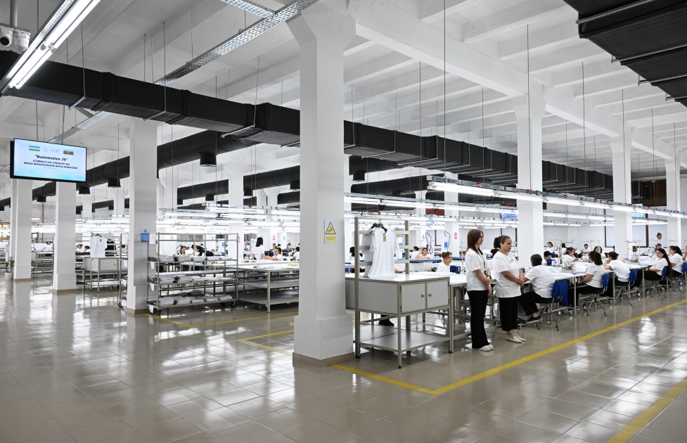 Prezidentlər “Businesstex JV” tikiş fabrikində - FOTOLAR