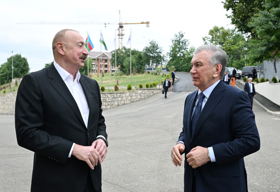 Prezidentlər “Businesstex JV” tikiş fabrikində - FOTOLAR