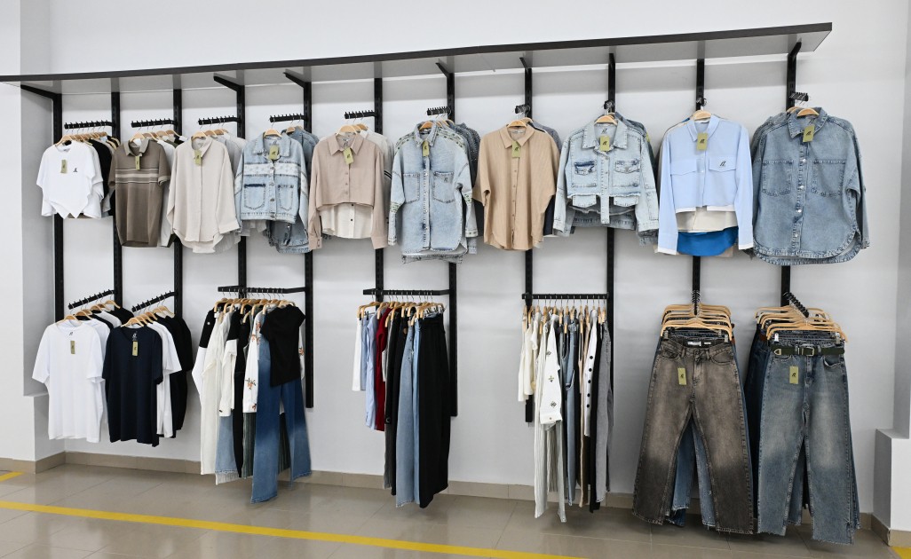 Prezidentlər “Businesstex JV” tikiş fabrikində - FOTOLAR