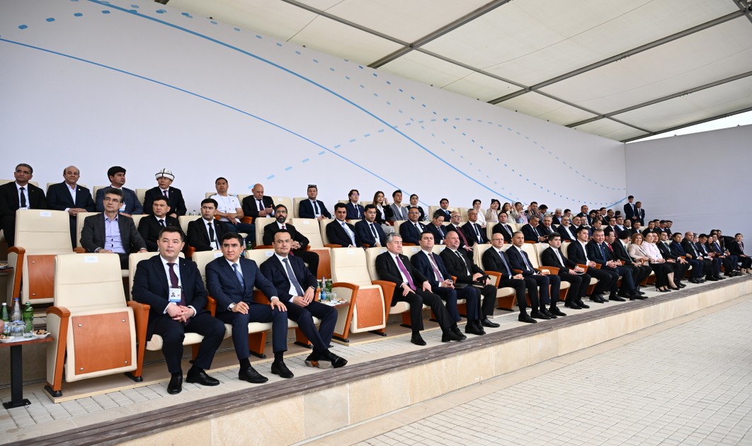 Liderlər Qarabağ atlarının Zəfər şousunu izlədilər - VİDEO (FOTOLAR)