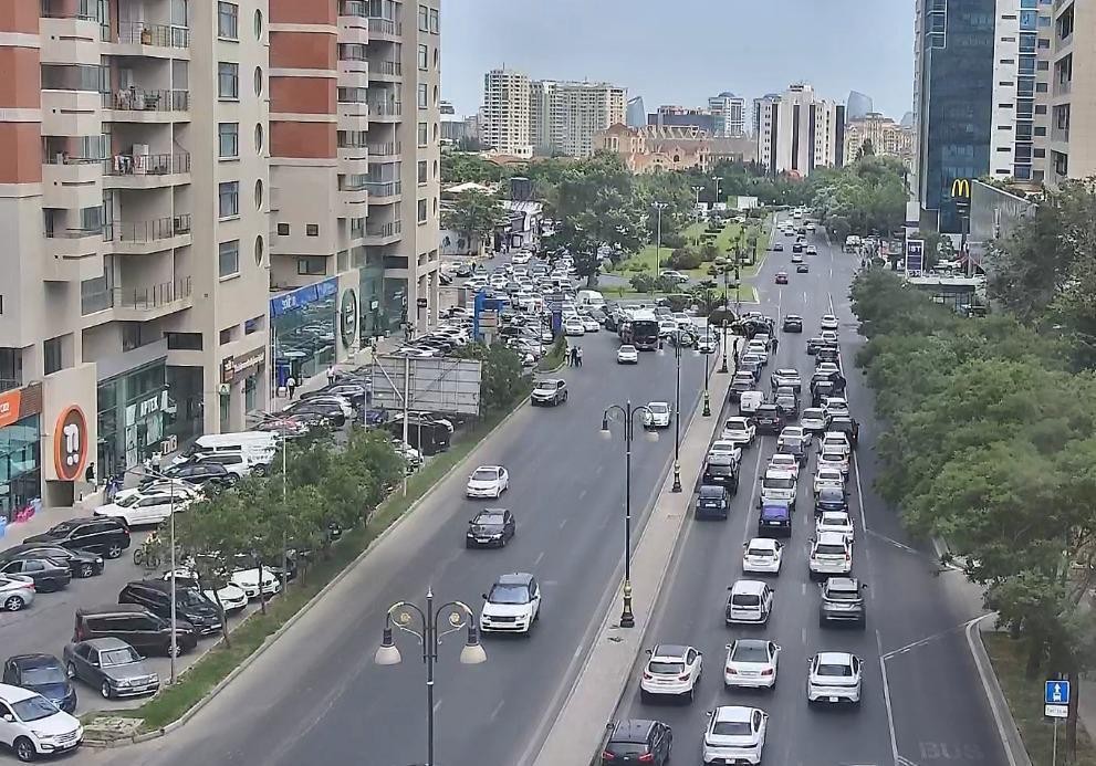 Bakıda qəza - FOTOLAR