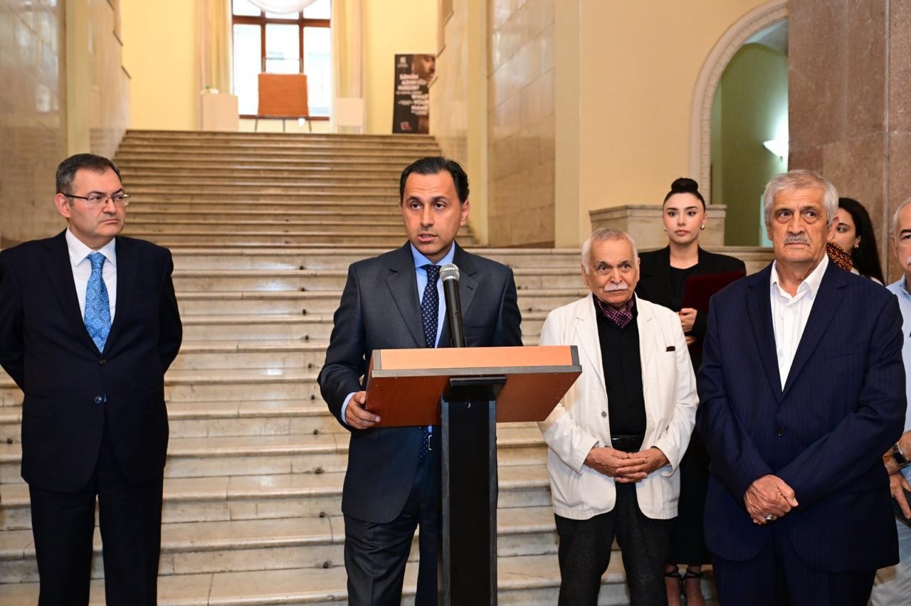 “Sənin adın nədir?” adlı rəsm sərgisinin açılışı olub - FOTOLAR