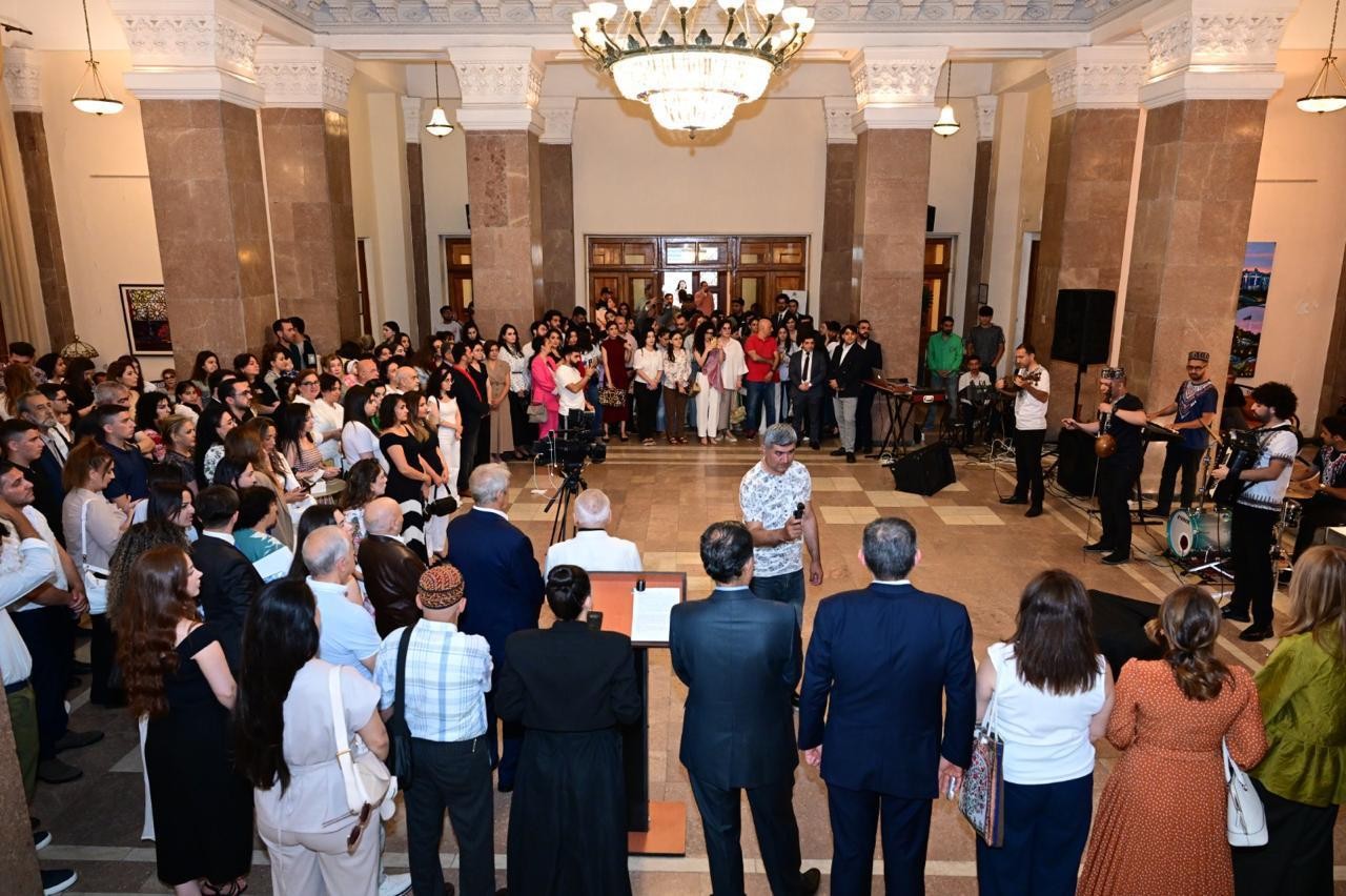 “Sənin adın nədir?” adlı rəsm sərgisinin açılışı olub - FOTOLAR