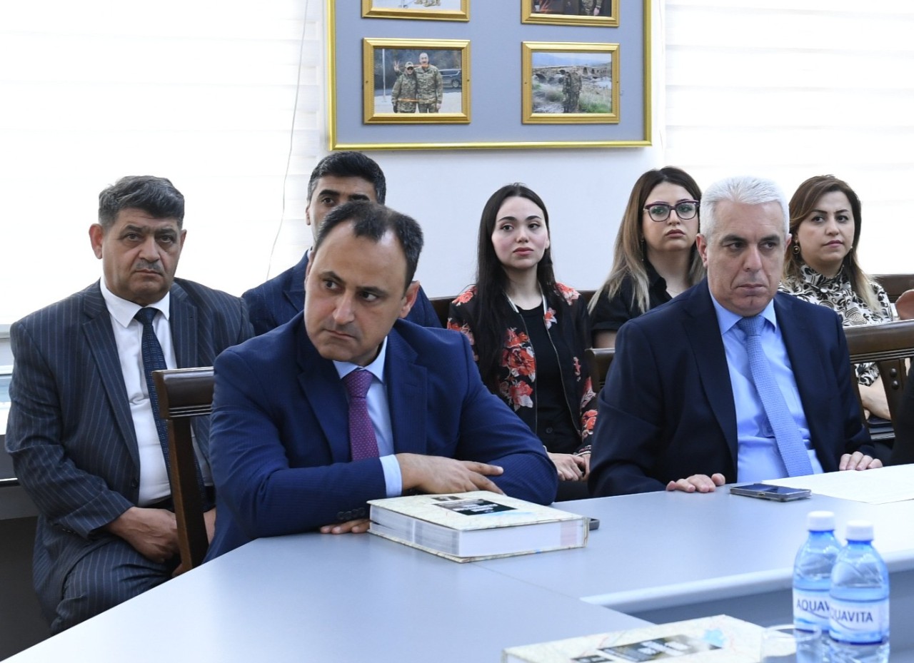 Qərbi Azərbaycanla bağlı kitab təqdim edilib - FOTOLAR