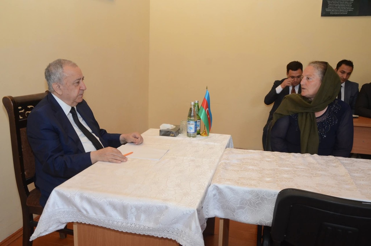 Malik İsaqov vətəndaşları dinlədi - FOTOLAR