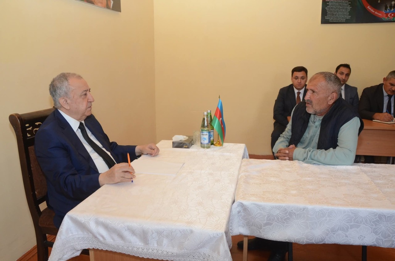 Malik İsaqov vətəndaşları dinlədi - FOTOLAR