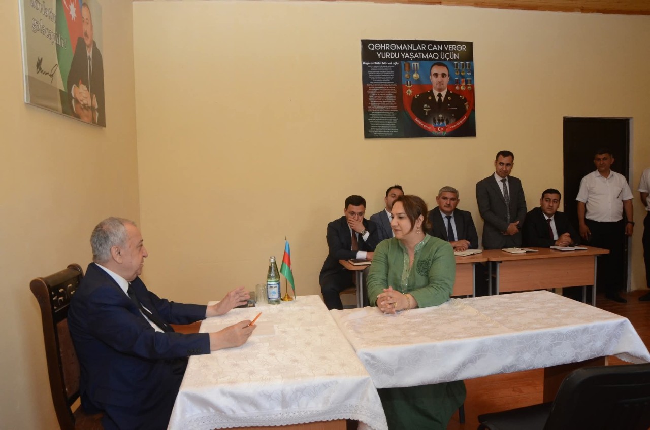 Malik İsaqov vətəndaşları dinlədi - FOTOLAR