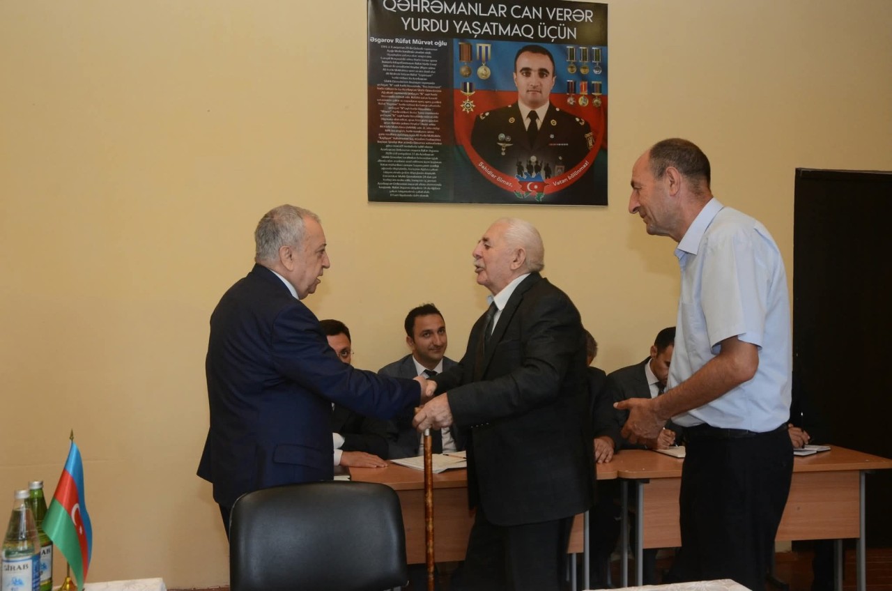 Malik İsaqov vətəndaşları dinlədi - FOTOLAR