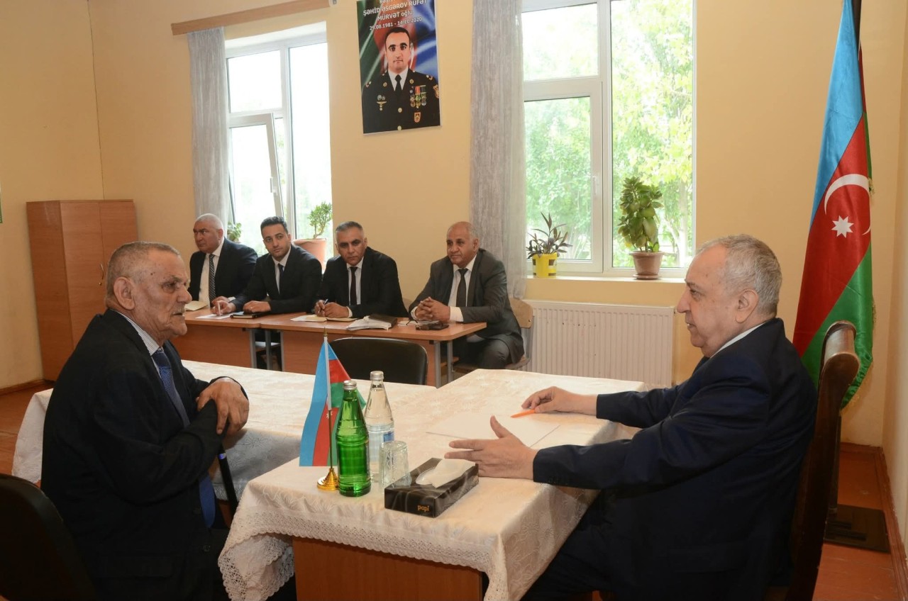 Malik İsaqov vətəndaşları dinlədi - FOTOLAR