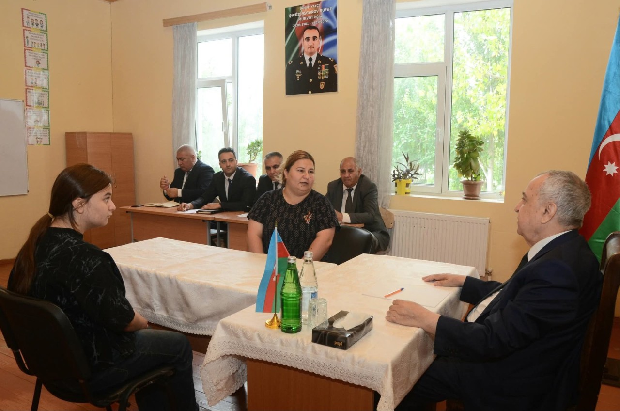 Malik İsaqov vətəndaşları dinlədi - FOTOLAR