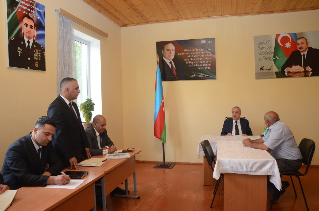 Malik İsaqov vətəndaşları dinlədi - FOTOLAR