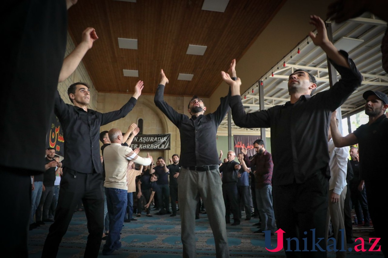 Məscidlərdə Aşura günü keçirilir - FOTOLAR