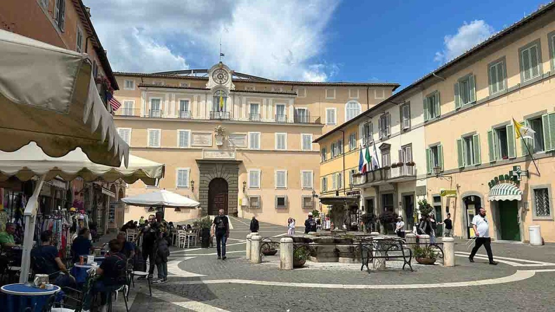 Papa yayı burada keçirəcək - FOTOLAR