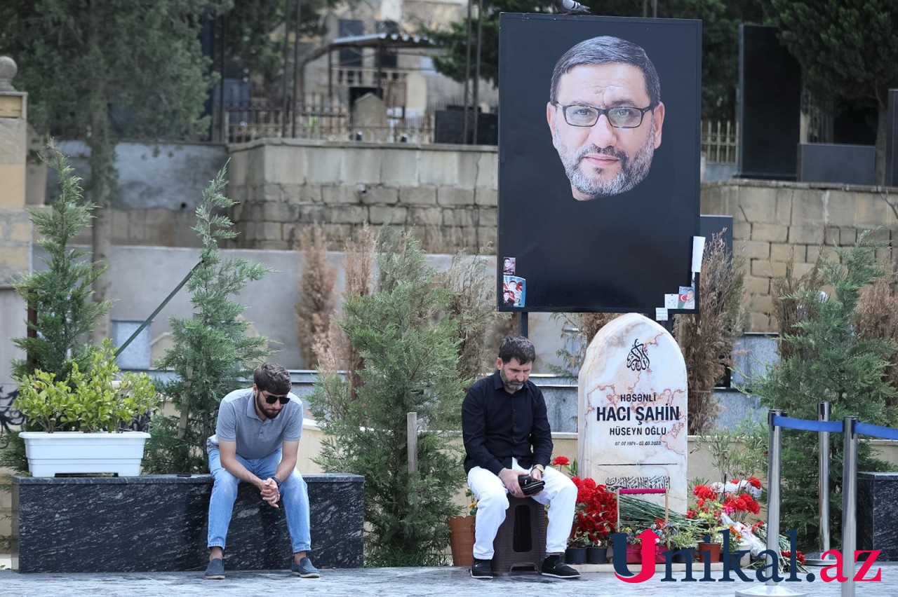 Hacı Şahinin məzarını doğum günündə ziyarət edirlər - FOTOLAR