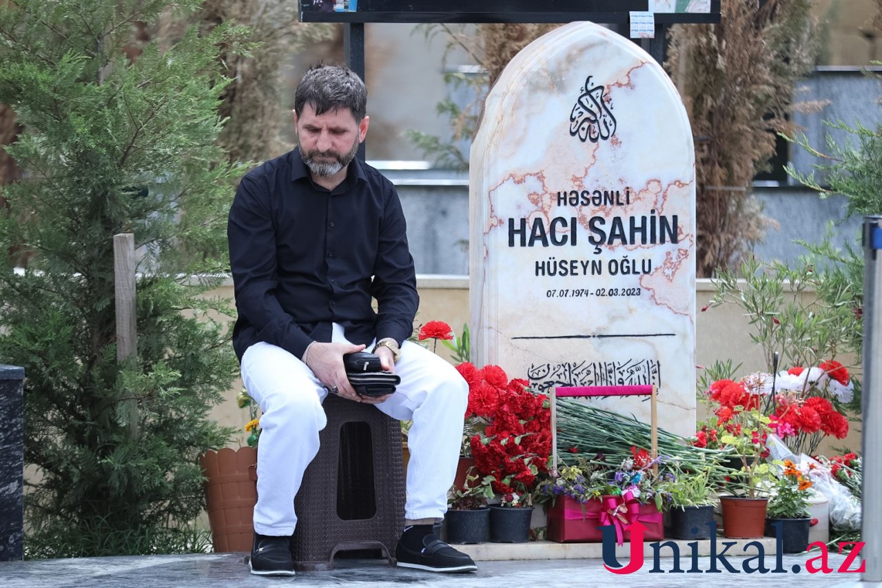 Hacı Şahinin məzarını doğum günündə ziyarət edirlər - FOTOLAR