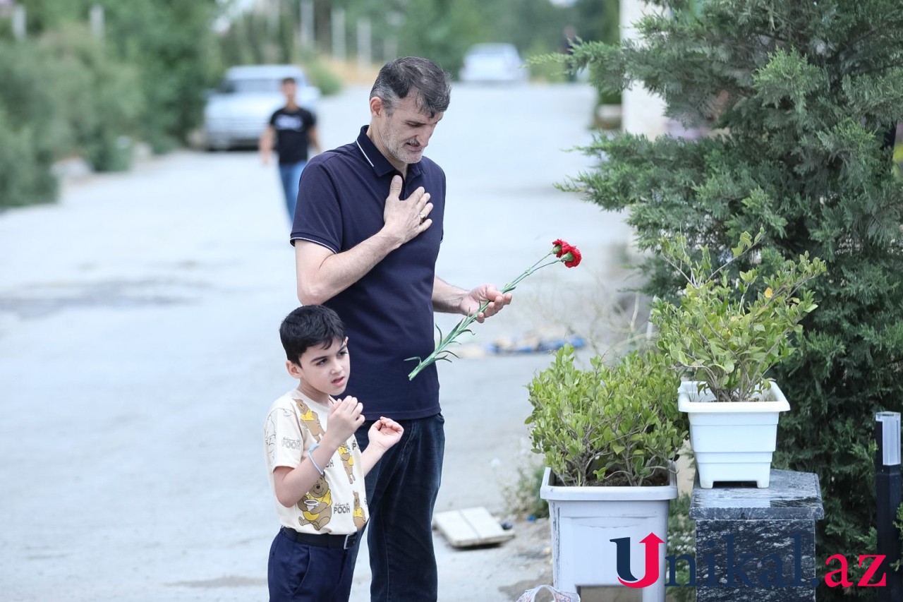 Hacı Şahinin məzarını doğum günündə ziyarət edirlər - FOTOLAR