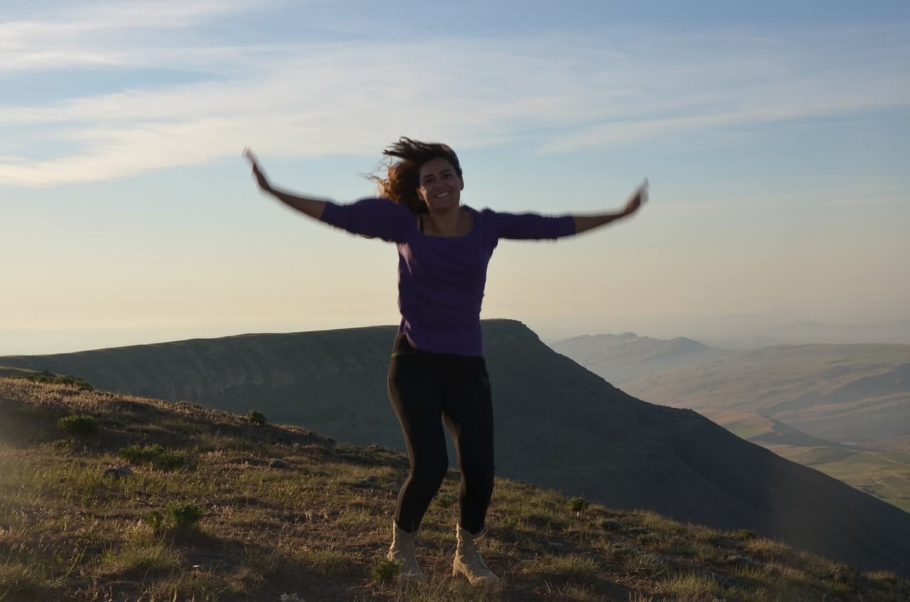 Paraşütlə qayalığa çırpılaraq ölən Nuranənin FOTOLARI